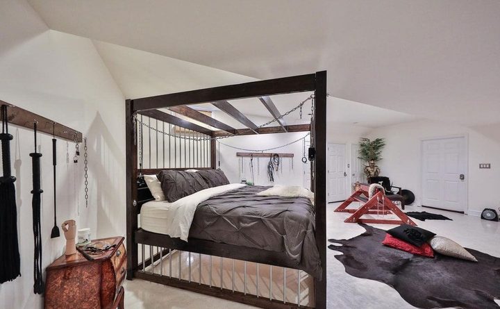 Cage bed with full equipment wall