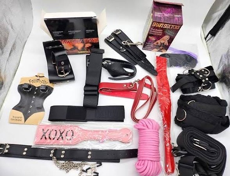 Full restraint kit with rope, cuffs and paddle
